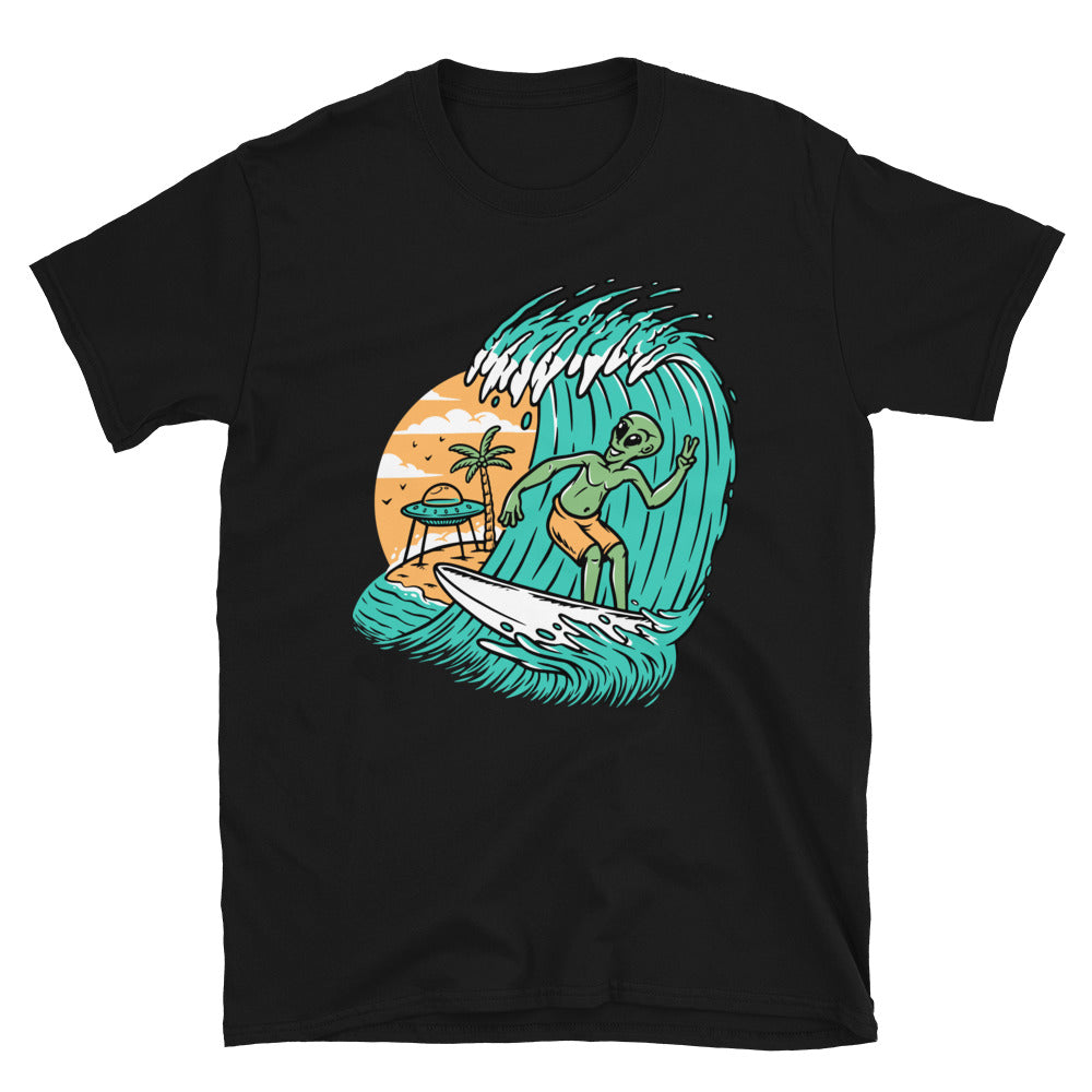 Alien Surfing on the Beach - Fit Unisex Softstyle T-Shirt