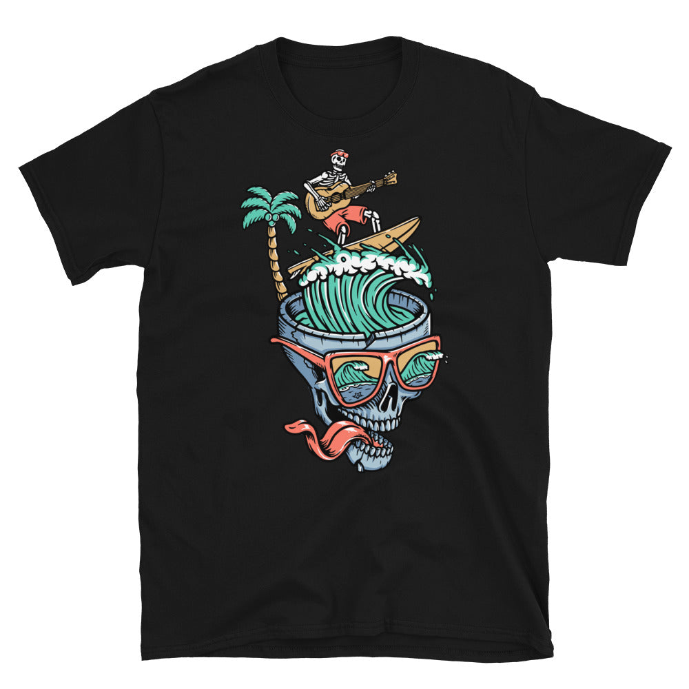 Calavera surfeando mientras tocas la guitarra Fit Unisex Softstyle Camiseta