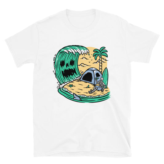 Totenkopf-Camping am Strand. Passgenaues Unisex-Softstyle-T-Shirt