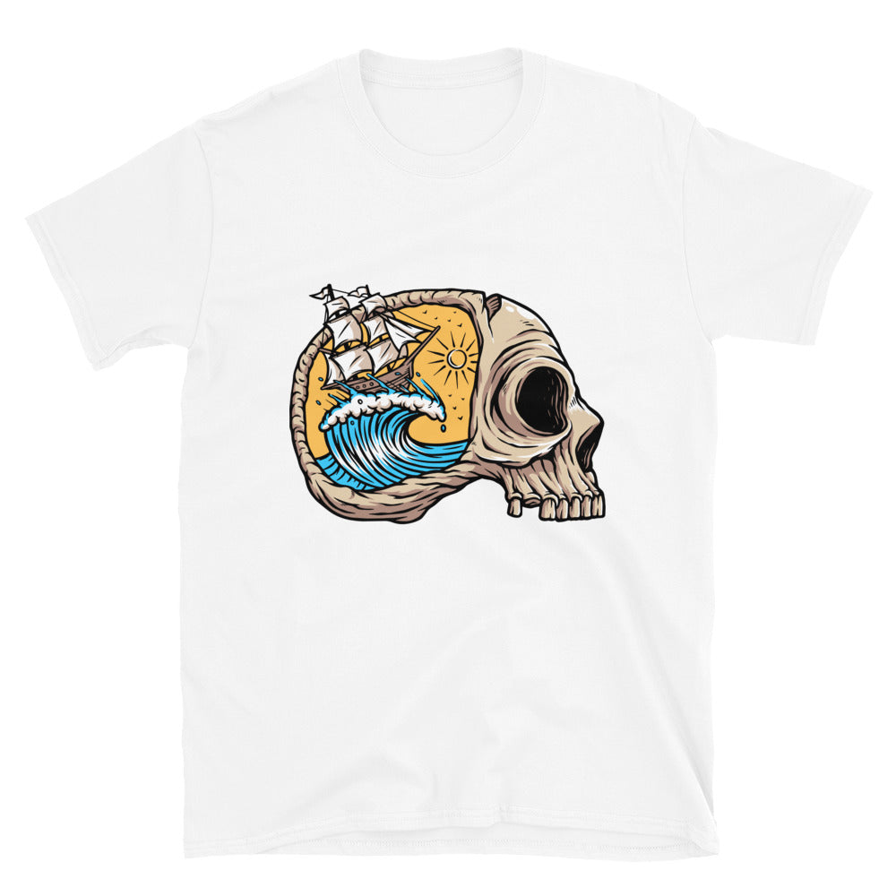 Segeln auf dem Ozean des Grauens. Fit Unisex Softstyle T-Shirt